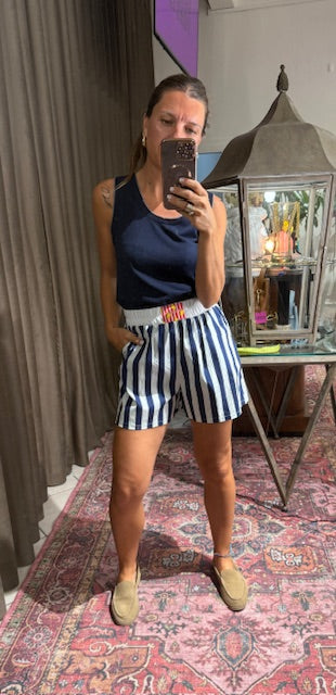 SHORT RIGHE